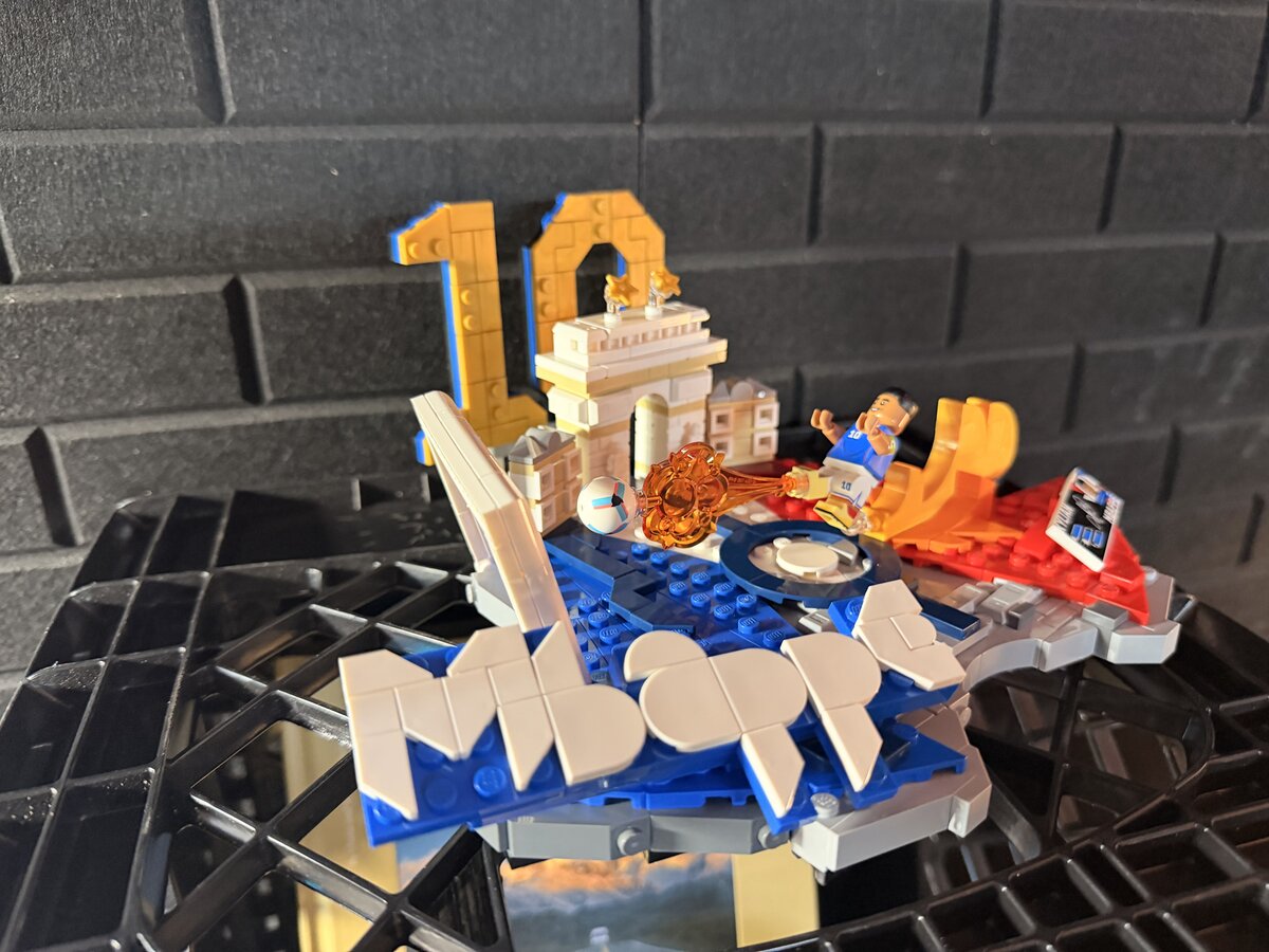 Kylian Mbappe LEGO set with Arc de Triomphe and minifig